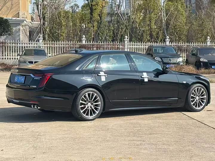 Фото 9 - Cadillac CT6
