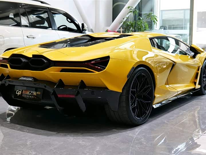 Фото 5 - Lamborghini Revuelto