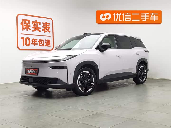 Фото 1 - Toyota bZ3X