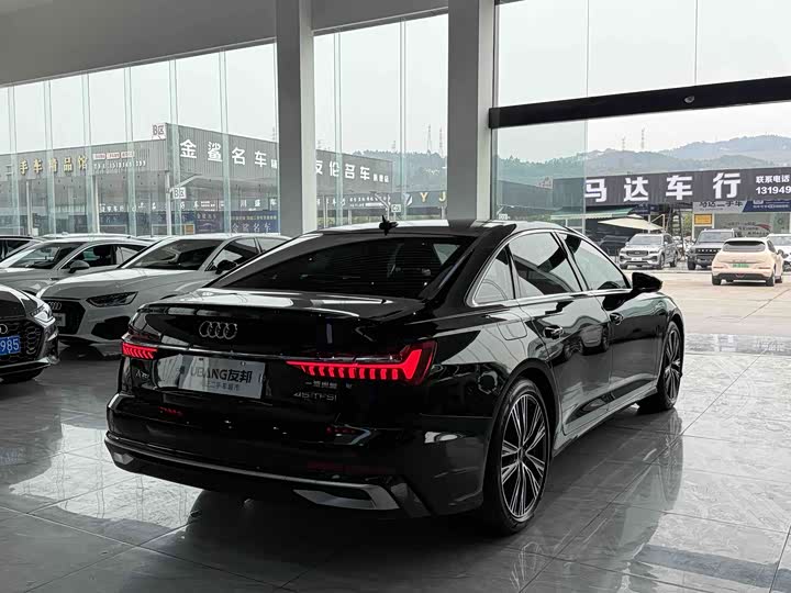 Фото 4 - Audi A6L