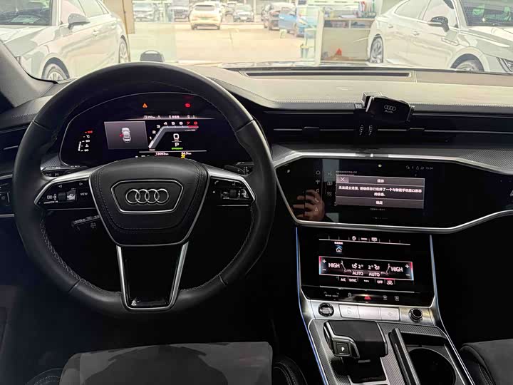 Фото 8 - Audi A6L