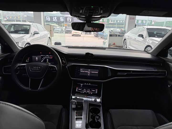 Фото 9 - Audi A6L