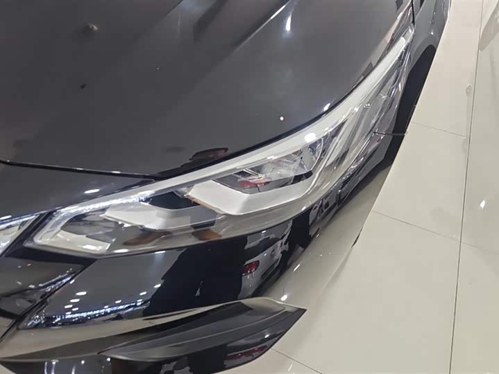 Фото 5 - Nissan Sylphy