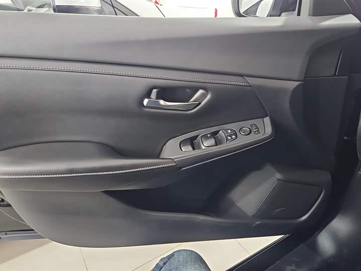 Фото 7 - Nissan Sylphy