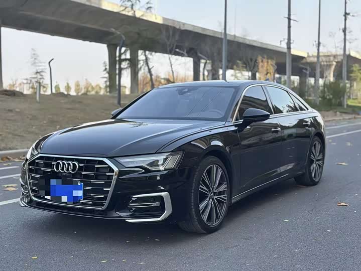 Фото 1 - Audi A6L