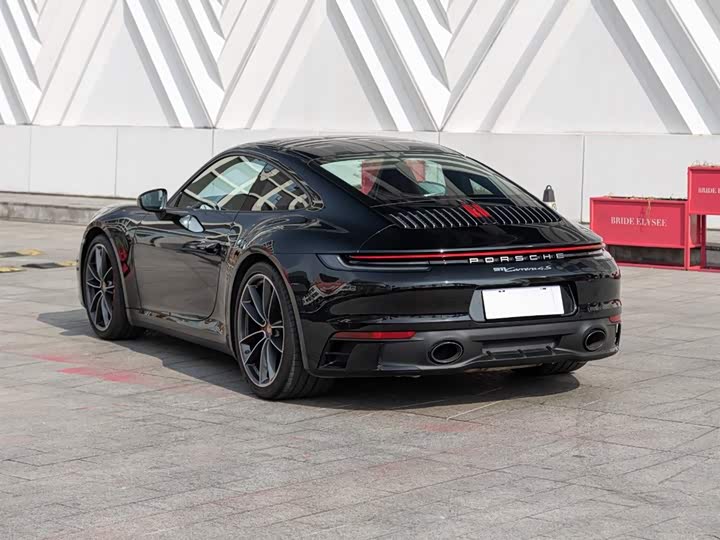 Фото 6 - Porsche 911