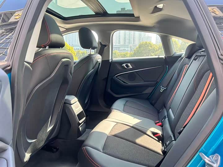 Фото 9 - BMW 2 Series