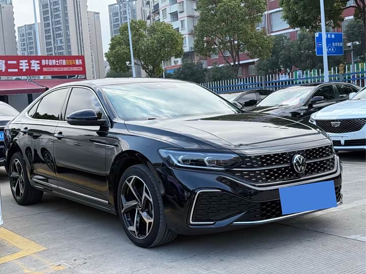 Фото 3 - Volkswagen Passat