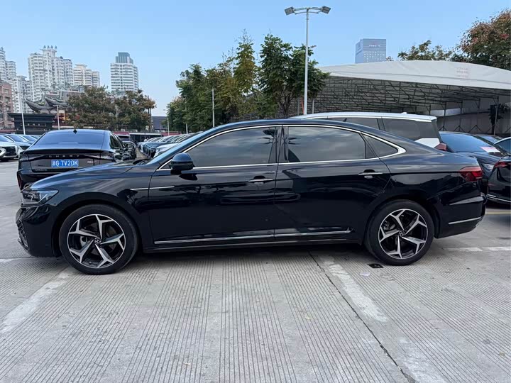 Фото 4 - Volkswagen Passat