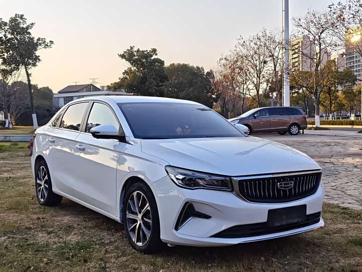 Фото 3 - Geely Emgrand