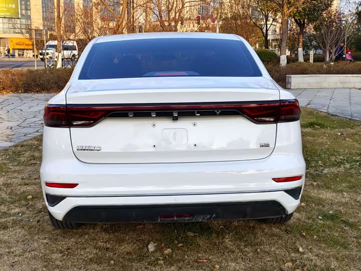 Фото 6 - Geely Emgrand