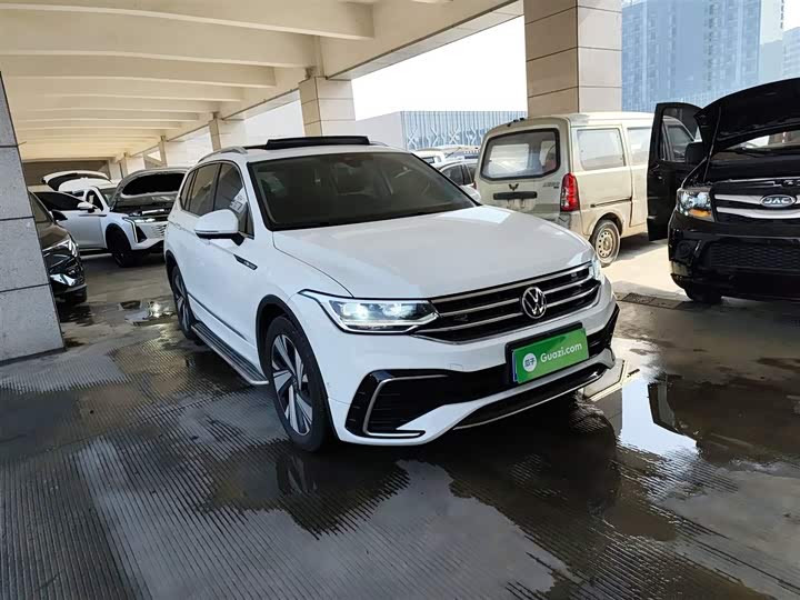 Фото 4 - Volkswagen Tiguan L Pro