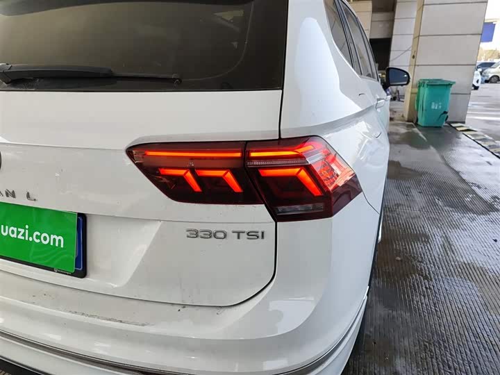 Фото 8 - Volkswagen Tiguan L Pro