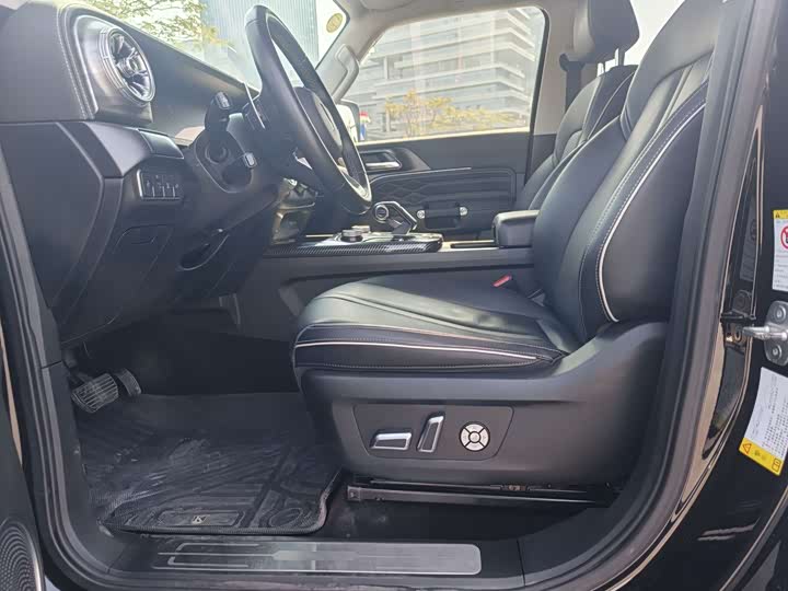 Фото 4 - Tank 300