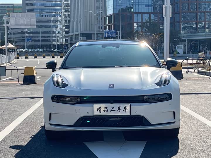 Фото 2 - Zeekr 001