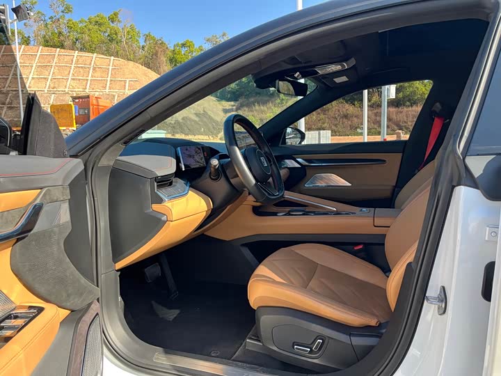 Фото 7 - Zeekr 001