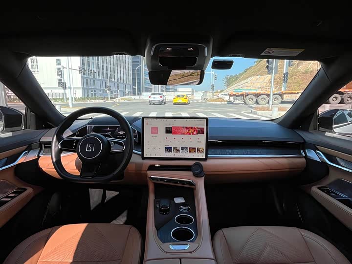 Фото 8 - Zeekr 001