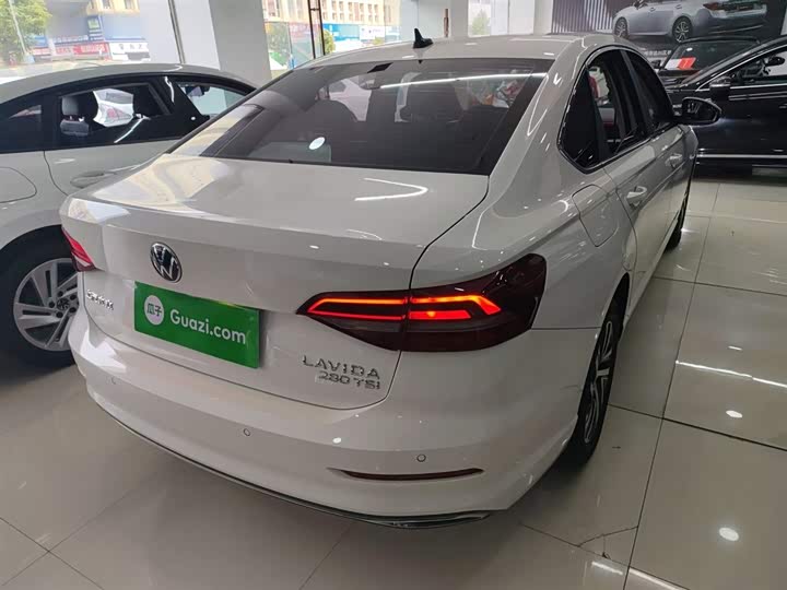 Фото 7 - Volkswagen Lavida