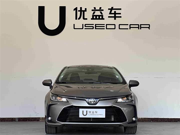 Фото 2 - Toyota Corolla