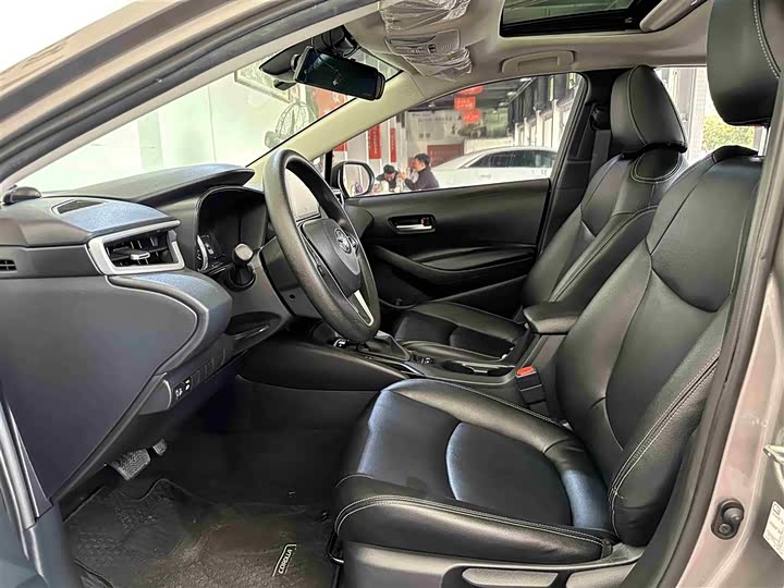 Фото 4 - Toyota Corolla