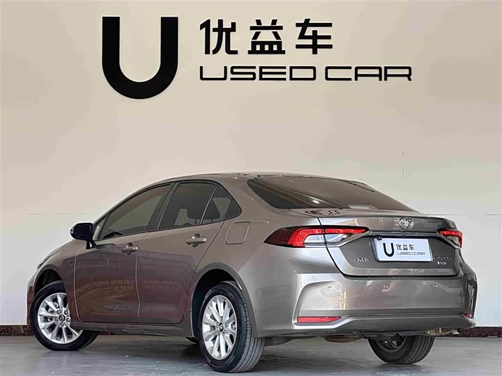 Фото 7 - Toyota Corolla