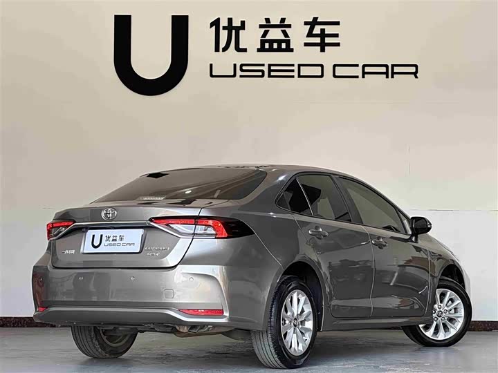 Фото 9 - Toyota Corolla