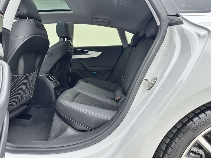 Фото 7 - Audi A5