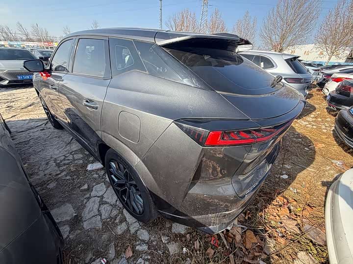 Фото 9 - Changan UNI-Z Hybrid