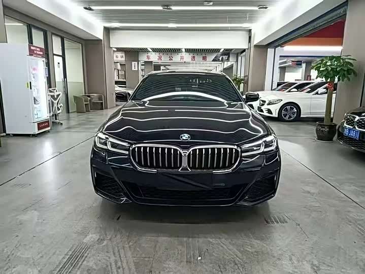 Фото 2 - BMW 5 Series