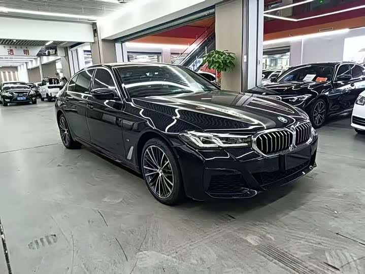 Фото 3 - BMW 5 Series