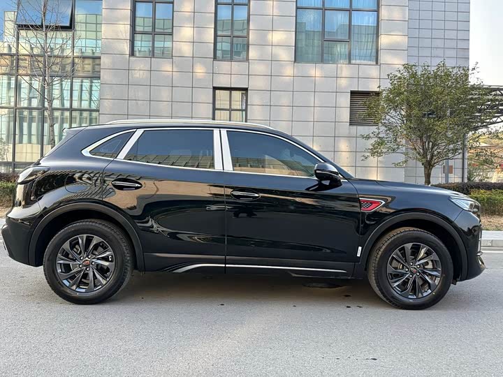 Фото 7 - Hongqi HS5