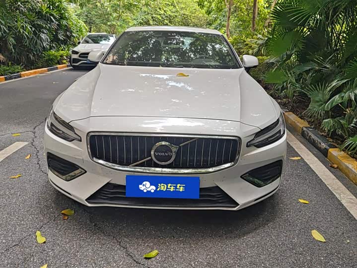 Фото 2 - Volvo S60