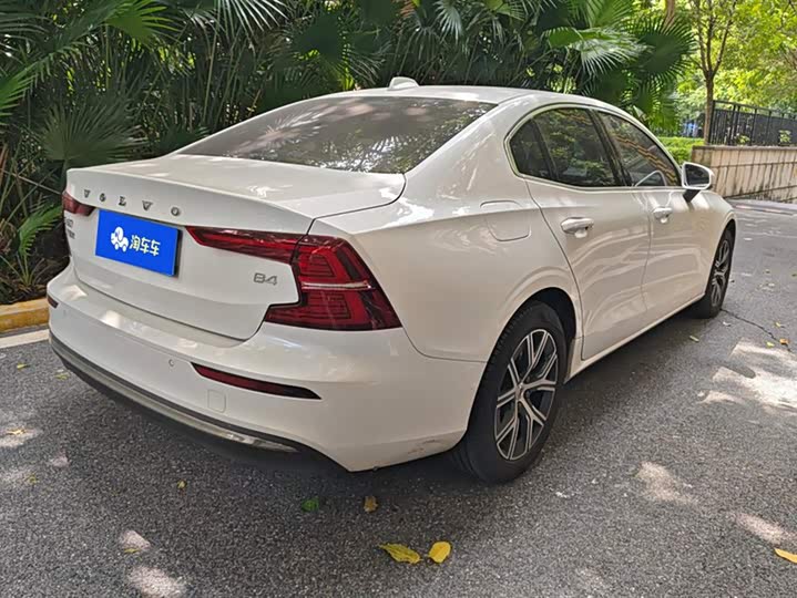 Фото 3 - Volvo S60