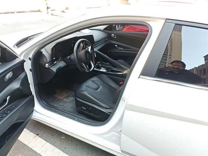 Фото 5 - Hyundai Elantra N line