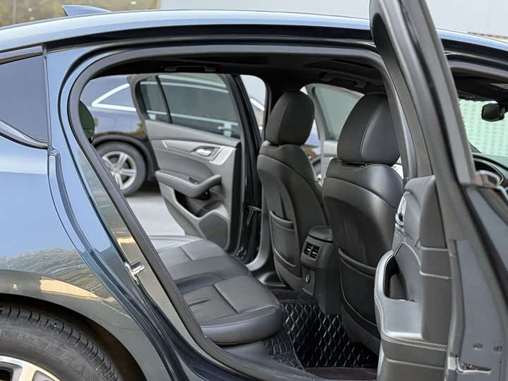 Фото 9 - Cadillac CT5