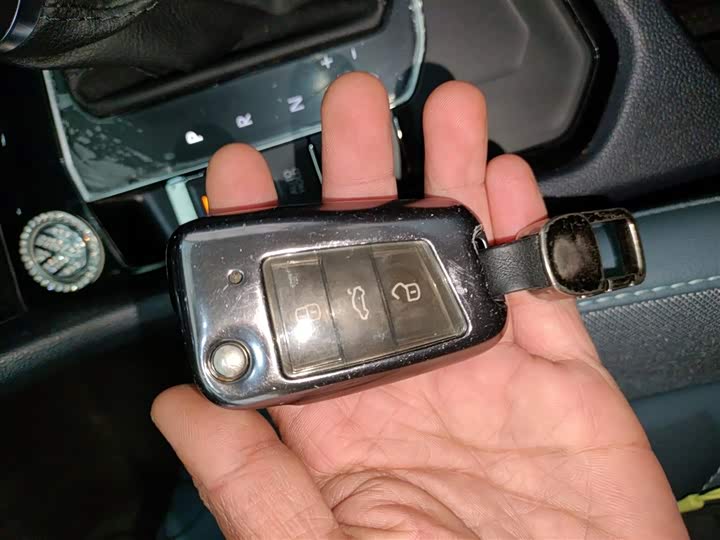 Фото 9 - Volkswagen Tharu