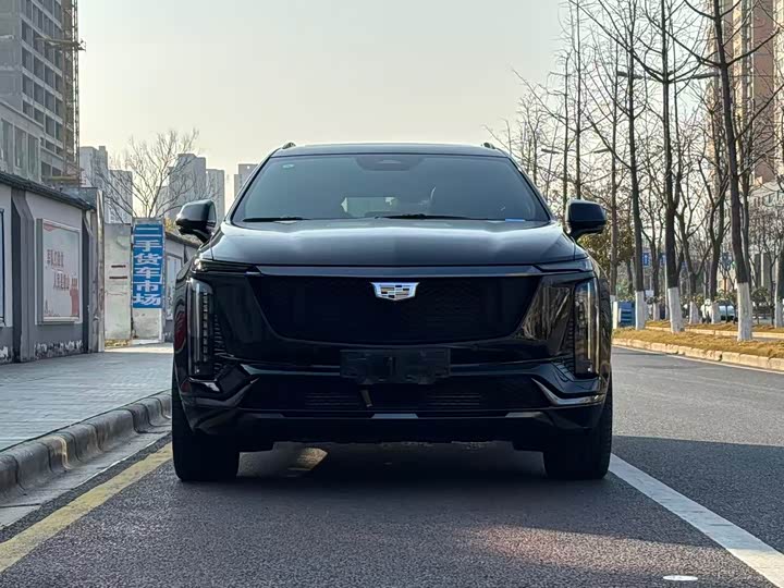 Фото 1 - Cadillac XT5