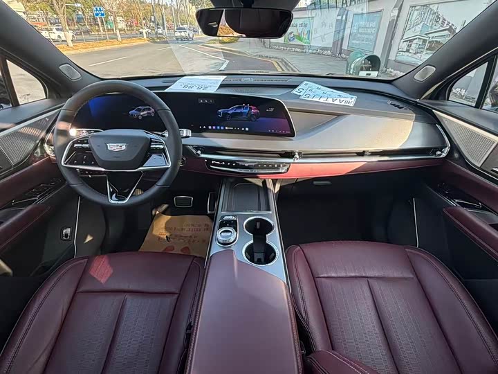 Фото 7 - Cadillac XT5