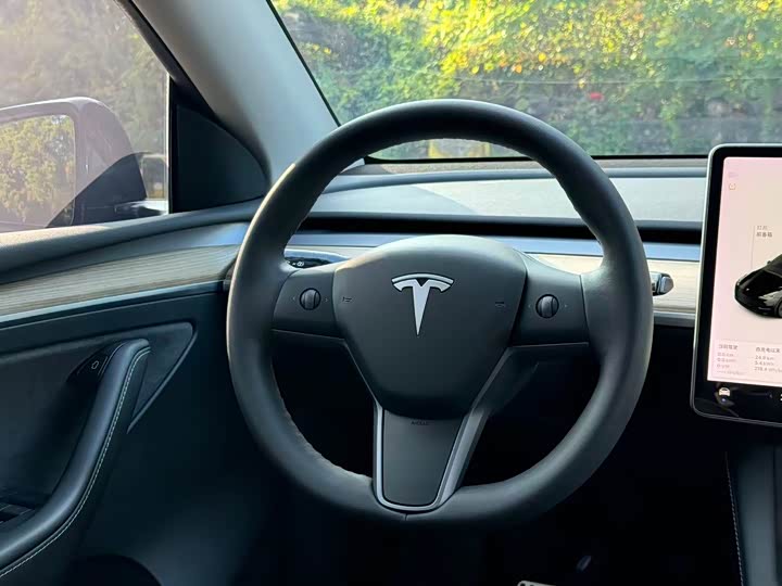 Фото 6 - Tesla Model Y