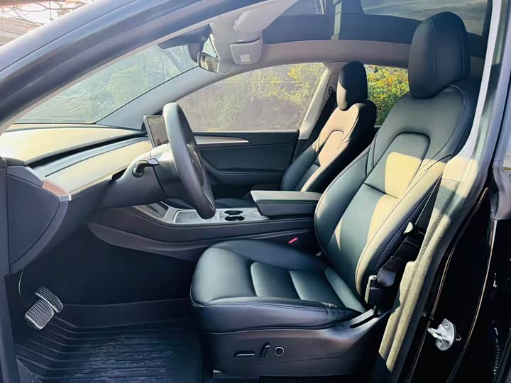 Фото 8 - Tesla Model Y