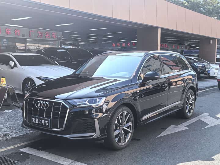 Фото 1 - Audi Q7