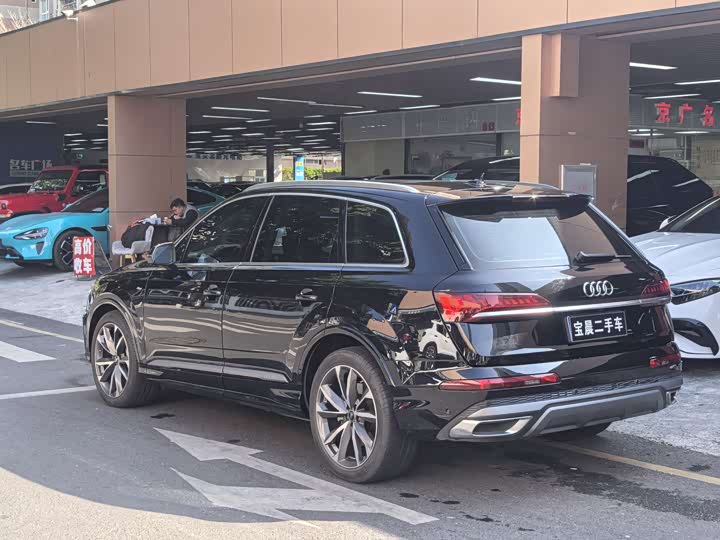 Фото 4 - Audi Q7