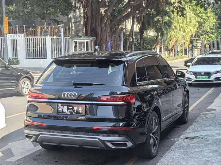 Фото 6 - Audi Q7