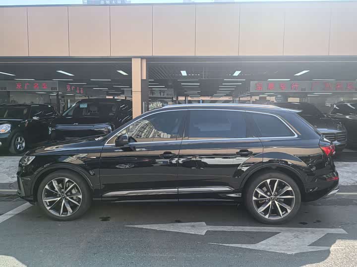 Фото 7 - Audi Q7