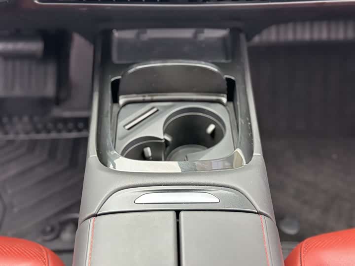 Фото 8 - XPeng P7