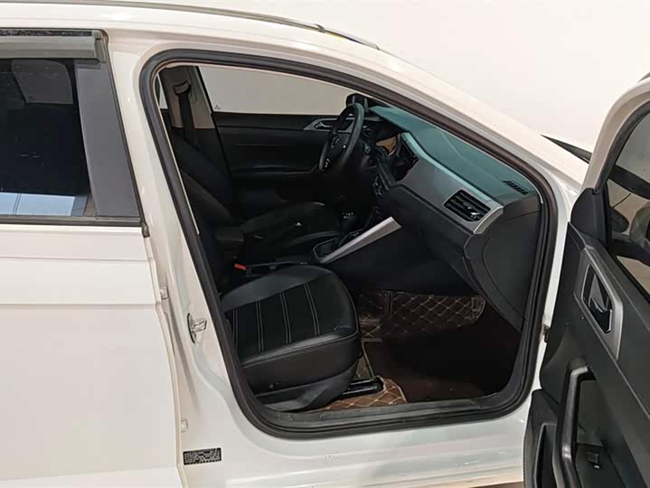 Фото 8 - Volkswagen Polo