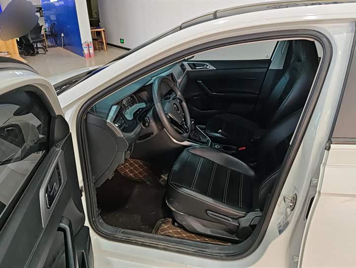 Фото 9 - Volkswagen Polo