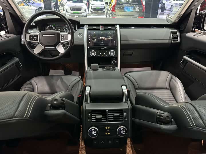 Фото 9 - Land Rover Discovery