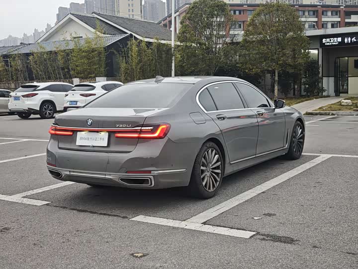 Фото 9 - BMW 7 Series