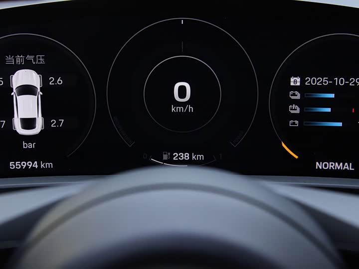 Фото 7 - Porsche Taycan